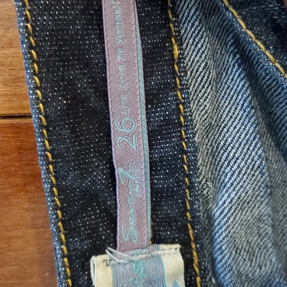 Seven7 Denim Capris with Skull Head - Picture 9 of 16